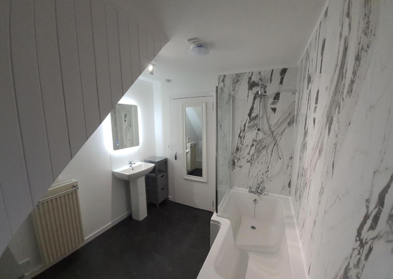 Skye Picture House Hotell Broadford  Exteriör bild