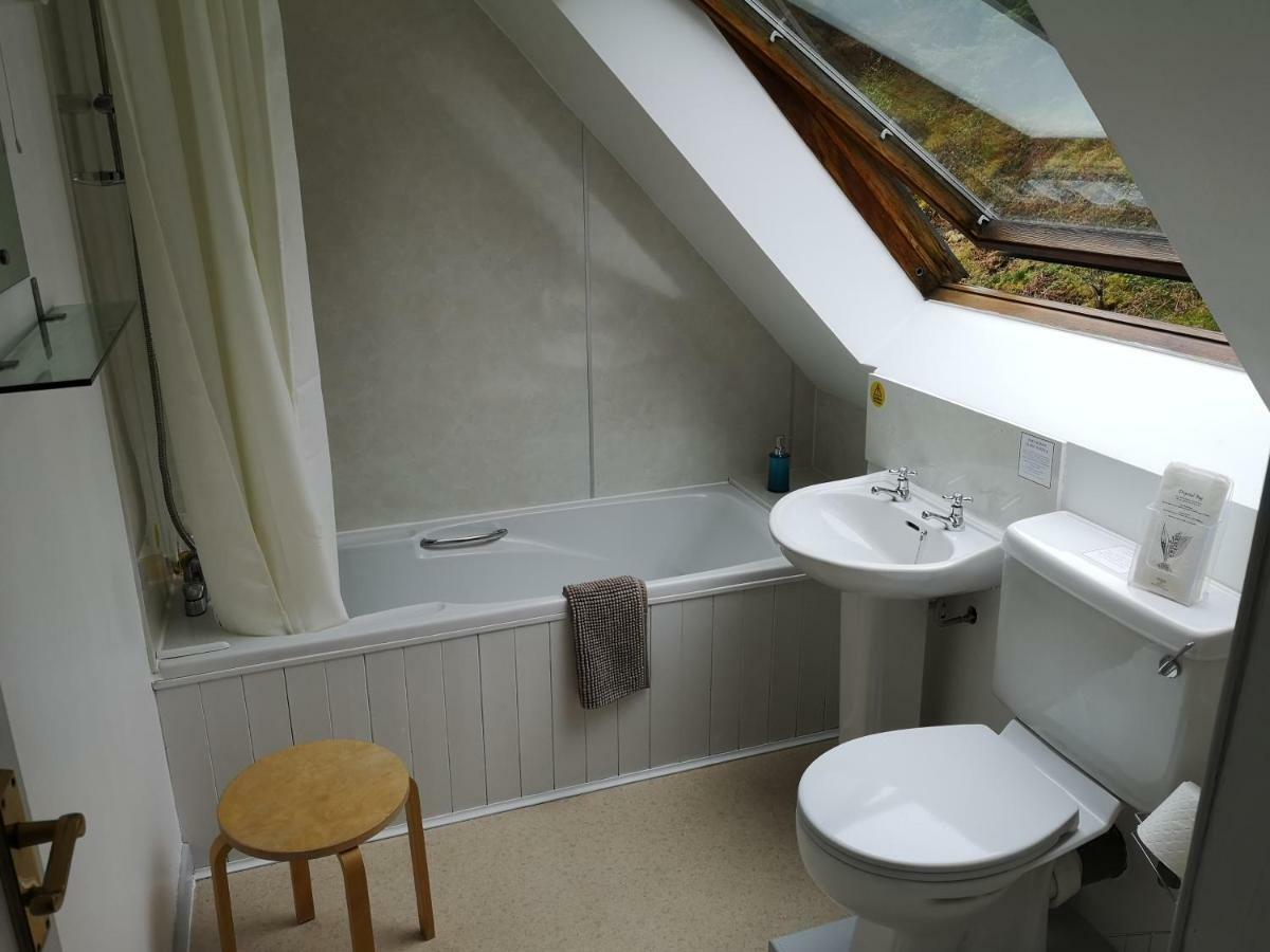 Skye Picture House Hotell Broadford  Exteriör bild